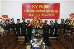 Các cơ quan, đơn vị chúc mừng Báo Quân khu nhân kỷ niệm 97 năm Ngày Báo chí cách mạng Việt Nam